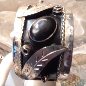 Leaf Design Onyx bracelet bangle -silver